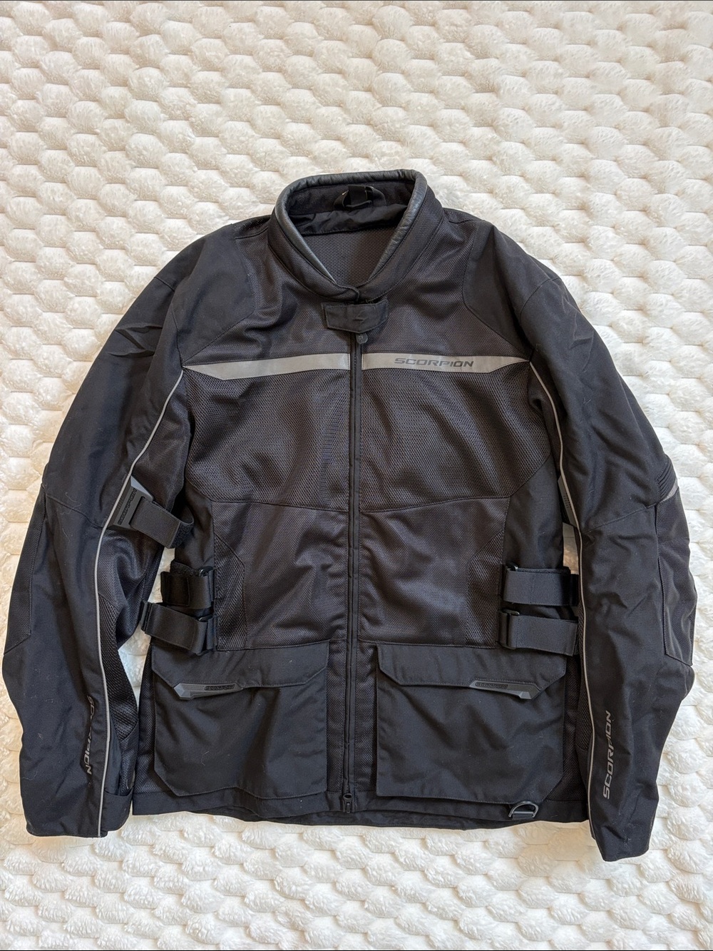 Scorpion EXO XDR Yuma black motorcycle jacket size XL reflective piping